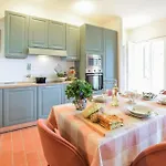 2 Bedroom Amazing Home In Sassetta Vakantiehuis *