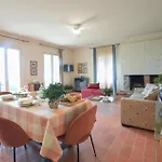 2 Bedroom Amazing Home In Sassetta Vakantiehuis *